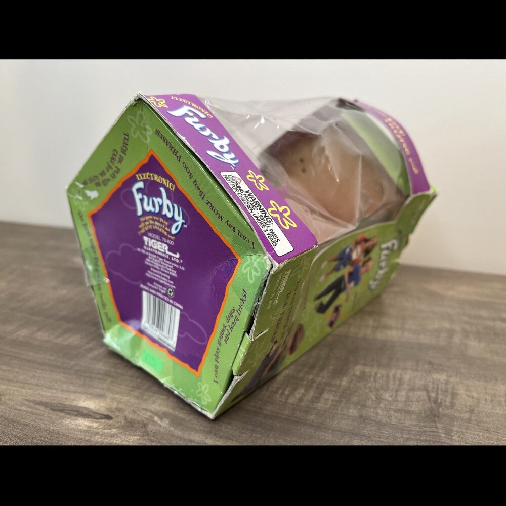 Furby Box - Picture 6 of 7